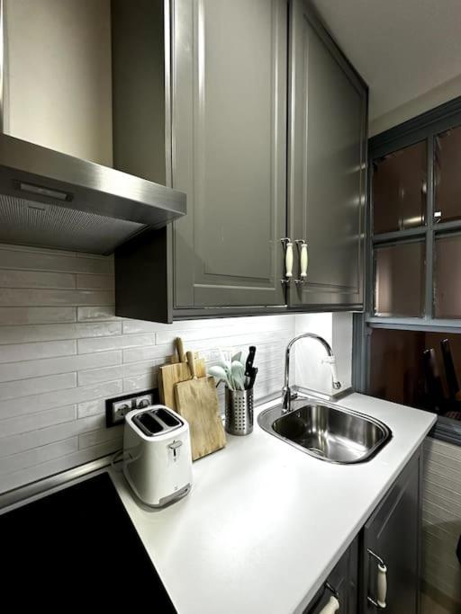 Apartamento Con Parking En Centro De Madrid-Chamberi Apartment Bagian luar foto